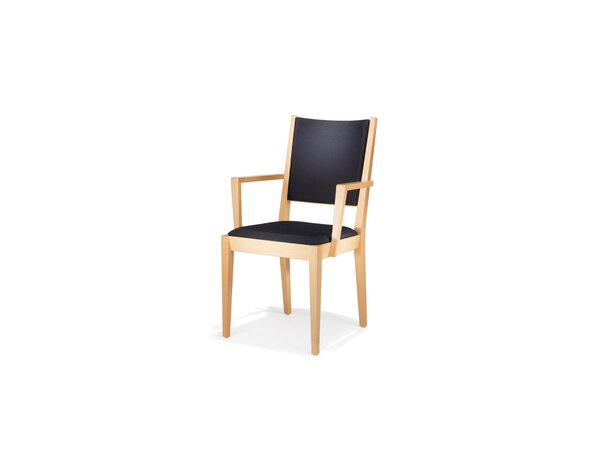 Luca chair with armrests