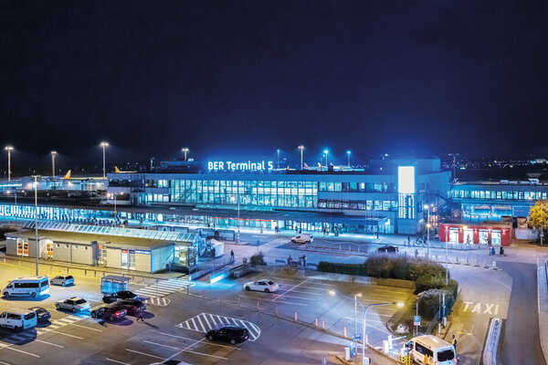 Berlijn Brandenburg Airport Willy Brandt, Terminal 5 (BER), Duitsland (voormalig Schönefeld Airport)